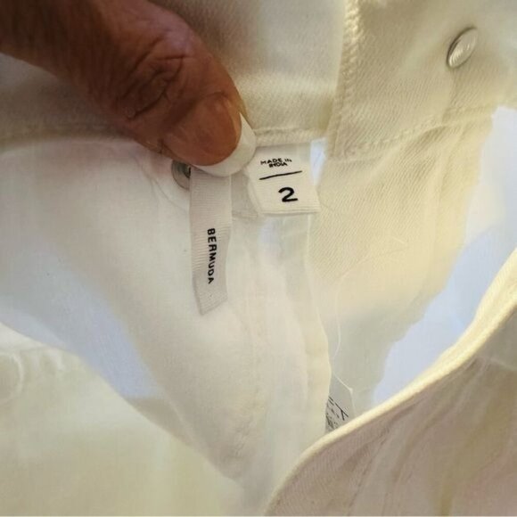 Ann Taylor LOFT Cotton Boyfriend Denim Shorts in White with 10 1/2 " inseam Sz 2 - Picture 6 of 10